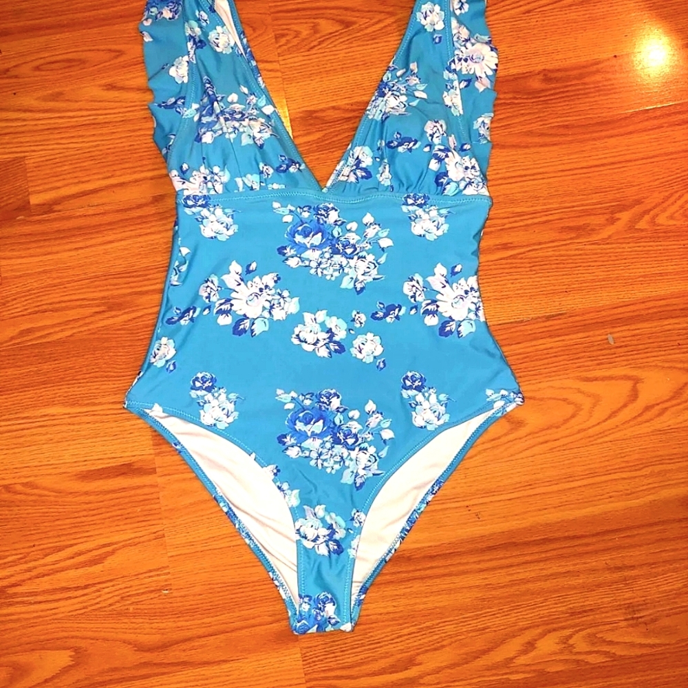 swimsuit one piece size large blue white roses EUC one piece deep…